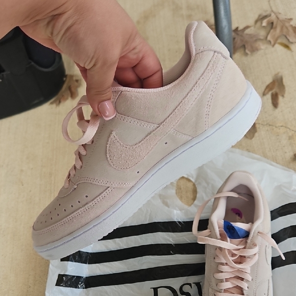 Nikes Women's Blush Pink Sneakers - Picture 3 of 8